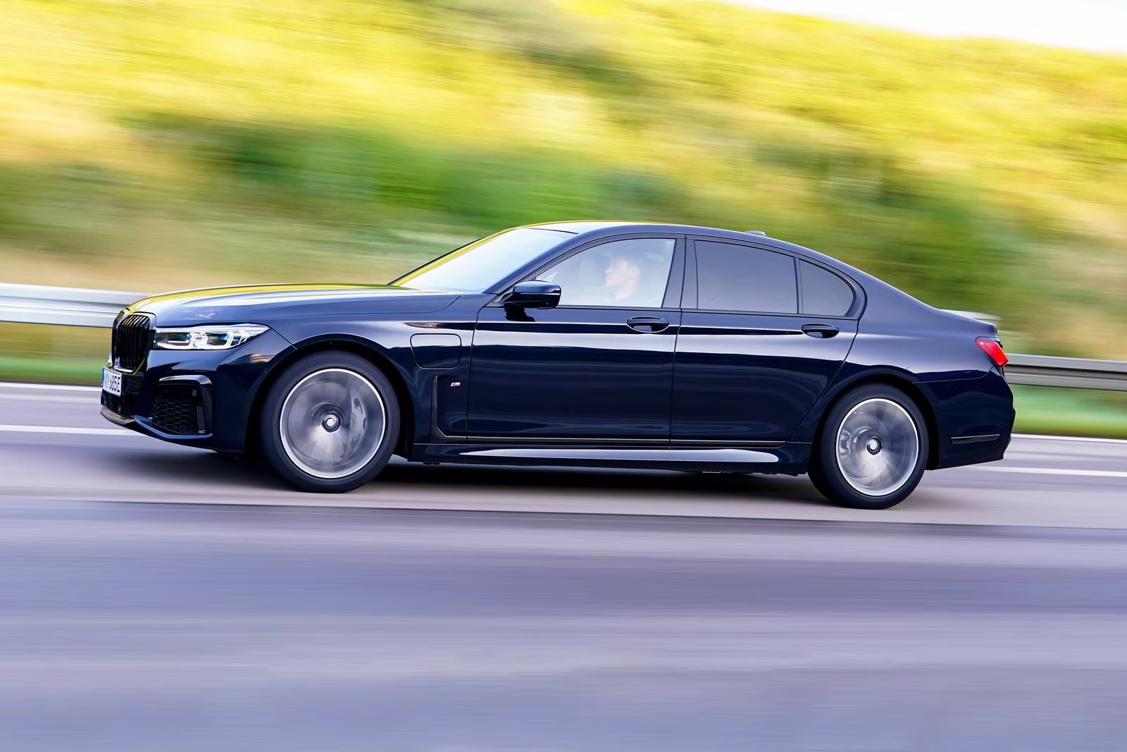 BMW 740i